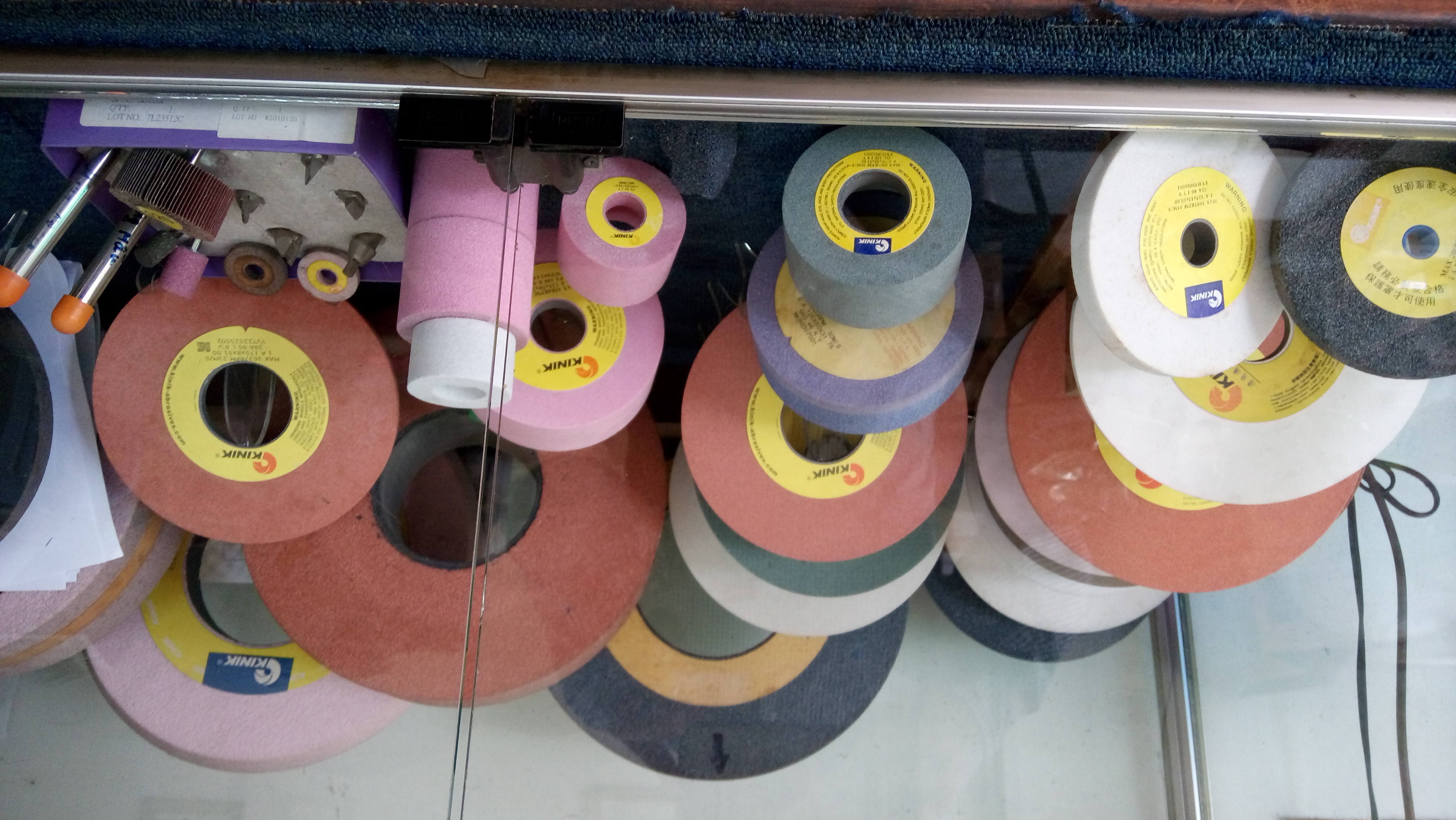 ĐÁ MàI ĐĨA CẮT,MÀI THÉP SKD11.SKD61.MÀI KHUÔN